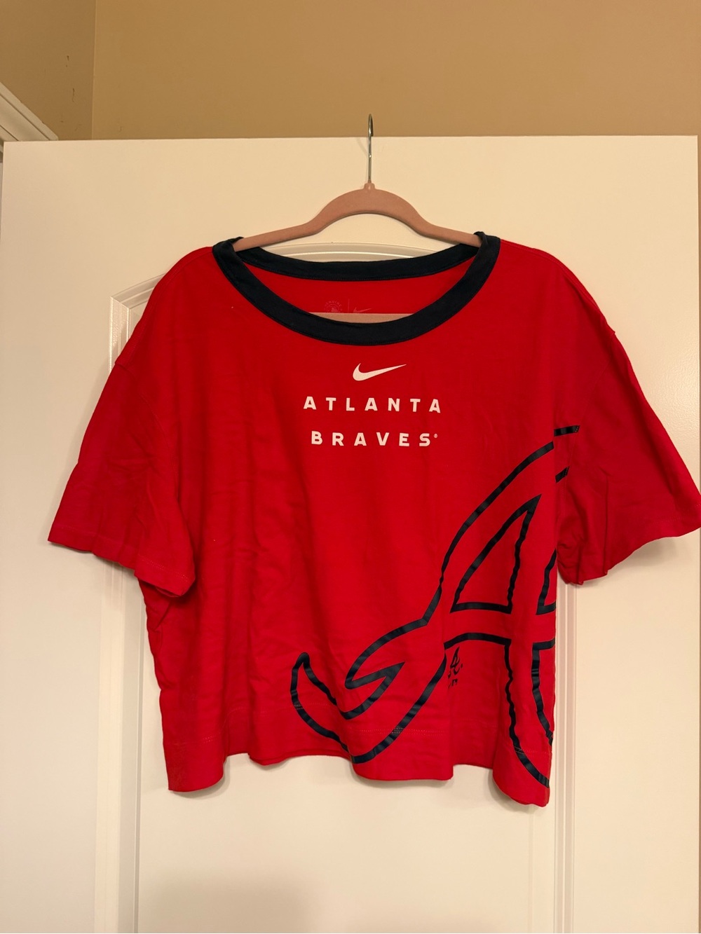 Nike Atlanta Braves Boxy Crop Red Short Sleeve Tee